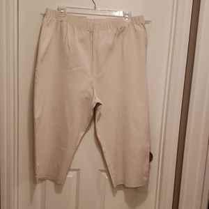 Khaki elastic waist capri's
